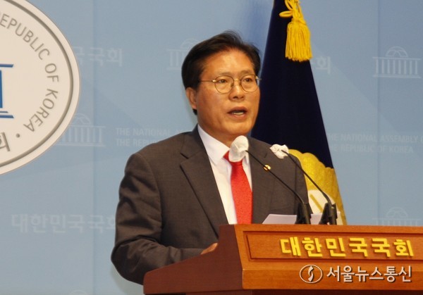 국민의힘 송석준 의원이 27일 오전 여의도 국회 소통관에서 기자회견을 열고 있다. (2024.05.27.) / 사진=서울뉴스통신 DB