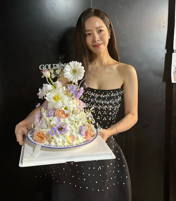 사진 = 한지민 인스타그램 갈무리