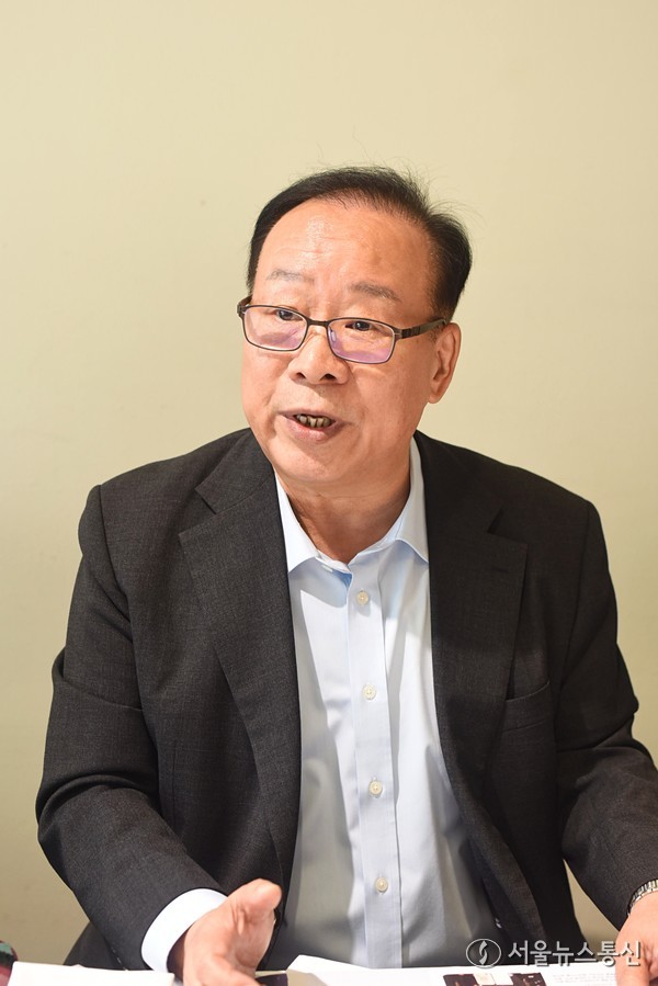 정후연 아름여행사 대표(한대연 회장)가 한국여행업협회 회장 출마의 변을 30일 오후 서울시청 앞 달개비에서 기자회견을 열고 밝혔다. 그는 끊임없이 대처하며 변화하는 KATA를 만들겠다고 밝혔다. 2024.10.30 사진 이민희 기자  