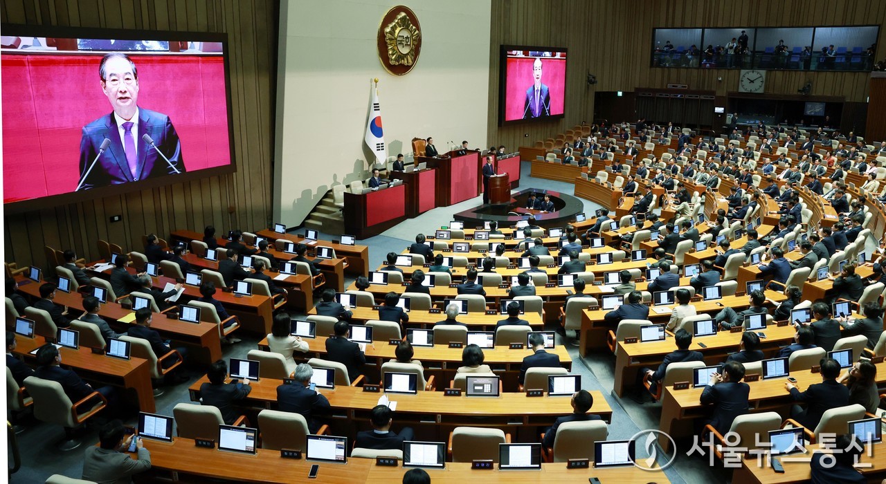 한덕수 국무총리가 4일 오전 서울 여의도 국회에서 열린 제418회 국회(정기회) 제 11차 본회의에서 윤석열 대통령의 2025년도 예산안 및 기금운용계획안에 대한 정부 시정연설을 대독하고 있다. (2024.11.04) / 사진 = 서울뉴스통신 신현성 기자