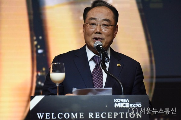 리 주위안 중국여행사협회 위원장