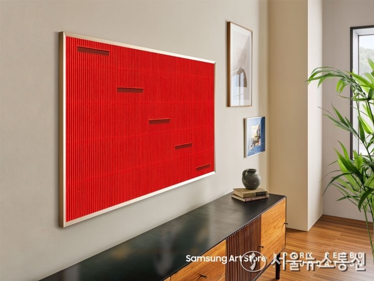 삼성전자가 ‘삼성 아트 스토어’를 통해 단색화의 거장 고 박서보 화백의 작품 15점을 11일 선보인다고 밝혔다. 사진은 삼성 아트 스토어 ‘더 프레임’을 통해 선보이는 고 박서보 화백의 ‘묘법 No.081105 (2008년 작)’ (2024.11.11) / 사진 = 삼성전자 제공 