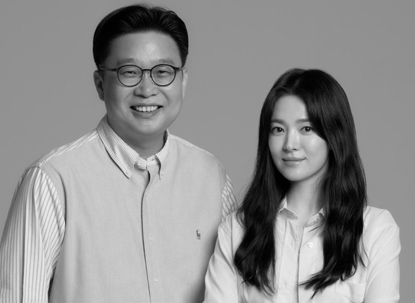 서경덕 교수와 배우 송혜교 / 사진 = 서경덕교수팀 제공