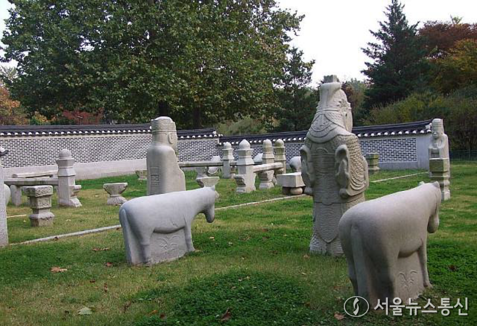 순명비 유강원 석물 : 어린이대공원 내의 서울시 문화재