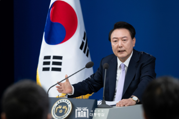 윤석열 대통령이 7일 서울 용산 대통령실 청사에서 열린 대국민담화 및 기자회견에서 기자들의 질문에 답하고 있다. /사진=대통령실 제공