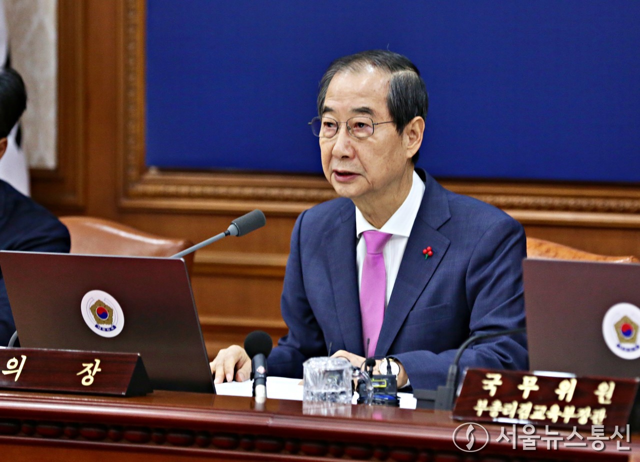 한덕수 국무총리가 10일 오전 서울 종로구 정부서울청사에서 열린 계엄 이후 첫 총리 주재 국무회의에서 발언하고 있다. (2024.12.10) / 사진 = 서울뉴스통신 이민희 기자