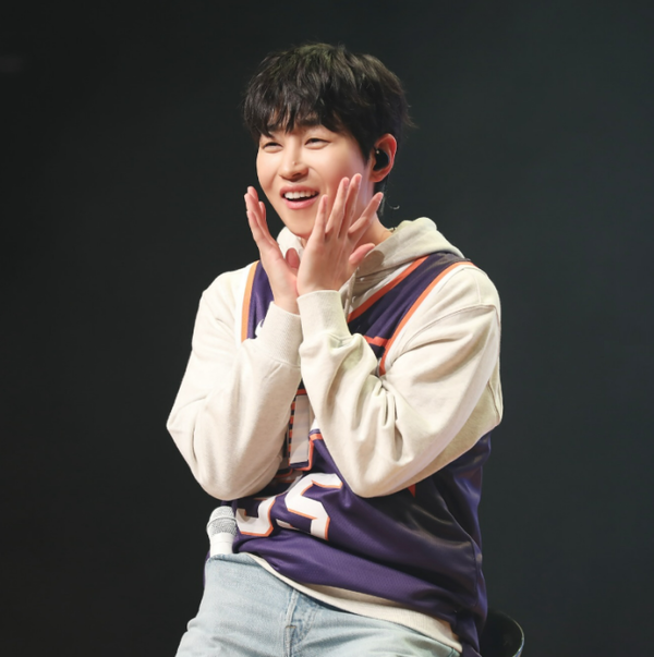 사진 = 딘딘 인스타그램 갈무리