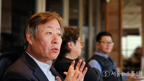 이진석 한국여행업협회장이 8일 열린 출입기자간담회에서 발언하고 있다. 2025.01.08 사진 이민희 기자   