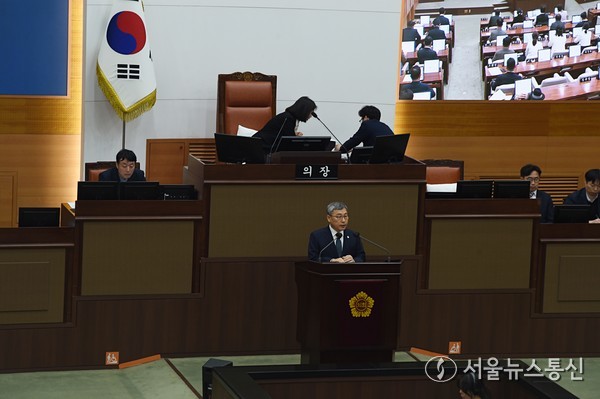 서울시의회 제328회 임시회 제1차 본회의가 18일 오후 2시 서울시의회 본관에서 개회된 가운데, 정근식 서울시교육감이 2025년도 주요업무 보고를 하고 있다. 2025.02.18. nimini73@daum.net 사진 신현성 기자 