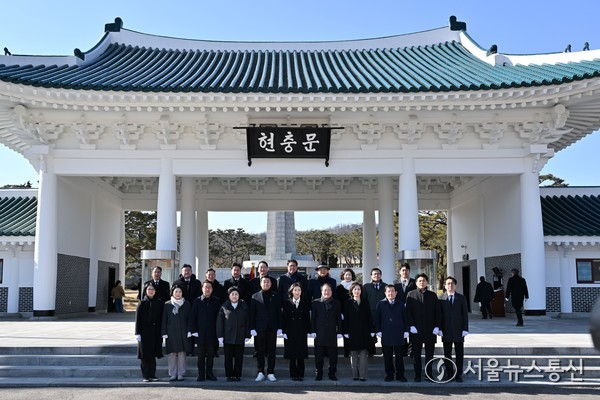 최호정 의장 2025 첫 시의회 앞두고 현충원 참배 /서울시의회 사진제공 