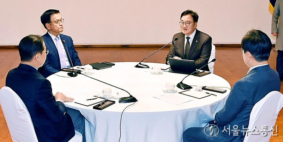 우원식 국회 의장이 20일 서울 여의도 국회 사랑재에서 열린 국정 안정을 위한 국회-정부 국정협의회에서 모두발언을 하고 있다. (2025.02.20) / 사진 = 서울뉴스통신 신현성 기자