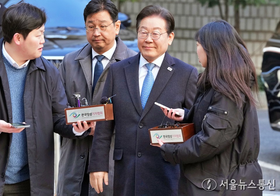 이재명 더불어민주당 대표가 26일 서울 서초구 서울고등법원에서 열린 공식선거법 위반 혐의 항소심 5차 공판에 출석하고 있다. (2025.02.26) / 사진 = 서울뉴스통신 이성현 기자