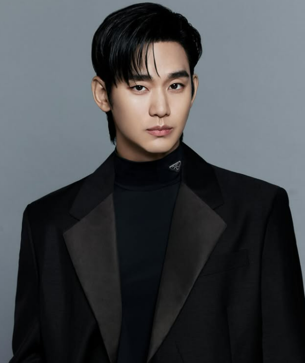 사진 = 김수현 인스타그램 갈무리