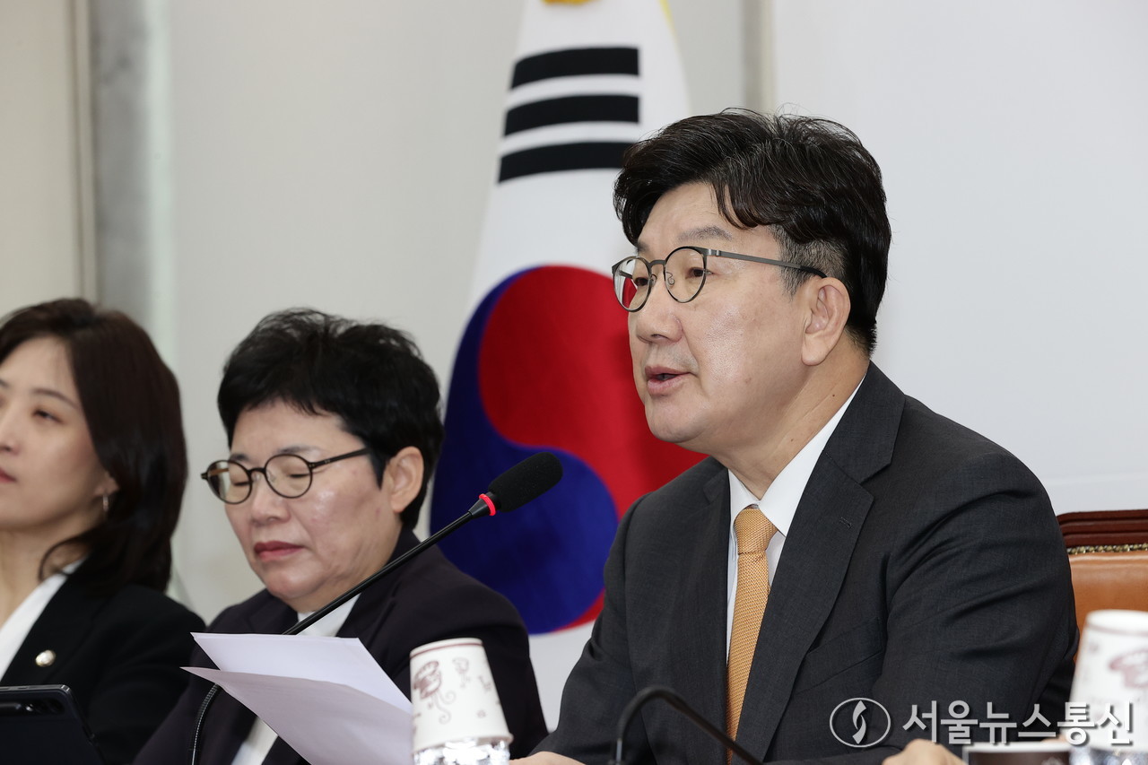 권성동 국민의힘 원내대표가 24일 오전 서울 여의도 국회에서 열린 비상대책위회의에서 발언하고 있다. 2025.3.24/서울뉴스통신 이창호 기자 snakorea.rc@gmail.com