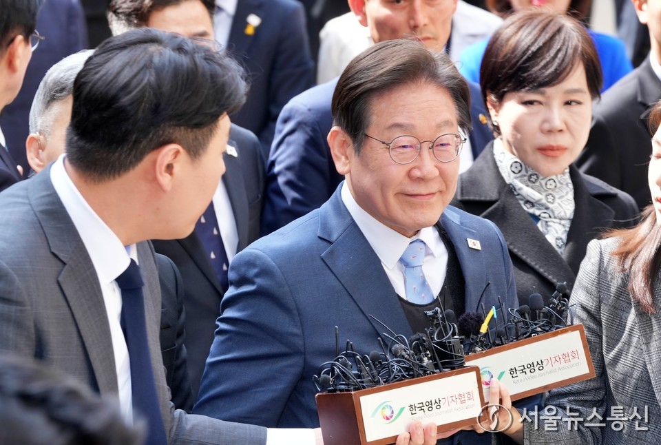 이재명 더불어민주당 대표가 26일 서울 서초구 서울고등법원에서 열린 공직선거법 위반 혐의 항소심 선고 공판에 출석하고 있다. (2025.03.26) / 사진 = 서울뉴스통신 이성현 기자