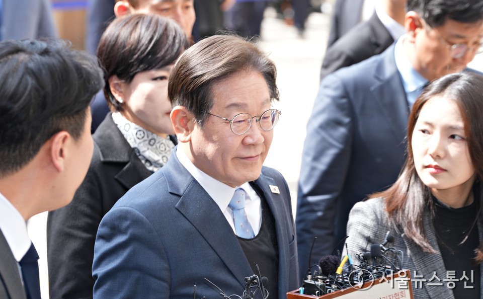 이재명 더불어민주당 대표가 26일 서울 서초구 서울고등법원에서 열린 공직선거법 위반 혐의 항소심 선고 공판에 출석하고 있다. (2025.03.26) / 사진 = 서울뉴스통신 이성현 기자