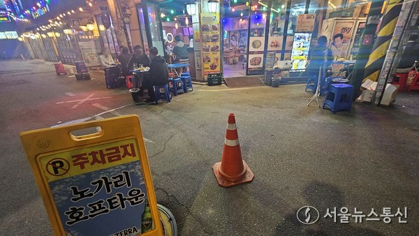 27일 저녁, 손님이 없어 한산한 서울시 중구 을지로 노가리골목 한 호프집 /2025.03.28. nimini73@daum.net 사진 이민희 기자