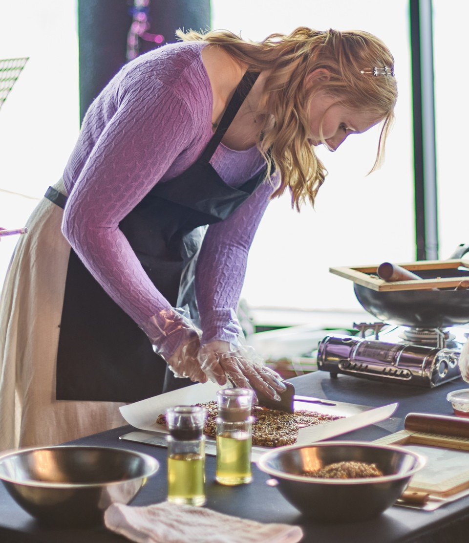 서울미식팝업 행사 중 '강정만들기 체험' / 서울시 제공
