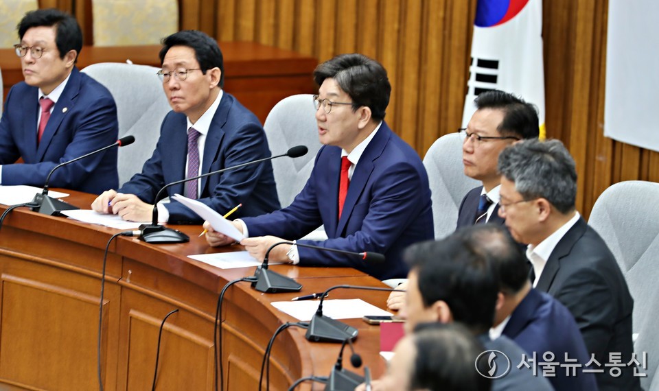 권성동 국민의힘 원내대표가 15일 오전 서울 여의도 국회에서 열린 원내대책회의에서 발언을 하고 있다. (2025.04.15) / 사진 = 서울뉴스통신 신현성 기자