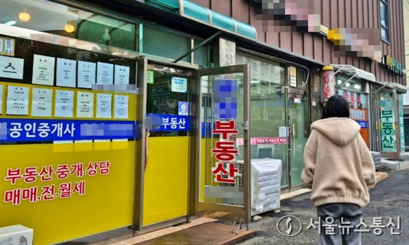 서울 아파트 전셋값이 지속적으로 오르면서 기존 세입자들이 새로운 집을 찾기보다 기존 계약을 갱신하는 사례가 늘고 있다. (부동산) / 사진 = 서울뉴스통신 송경신 기자