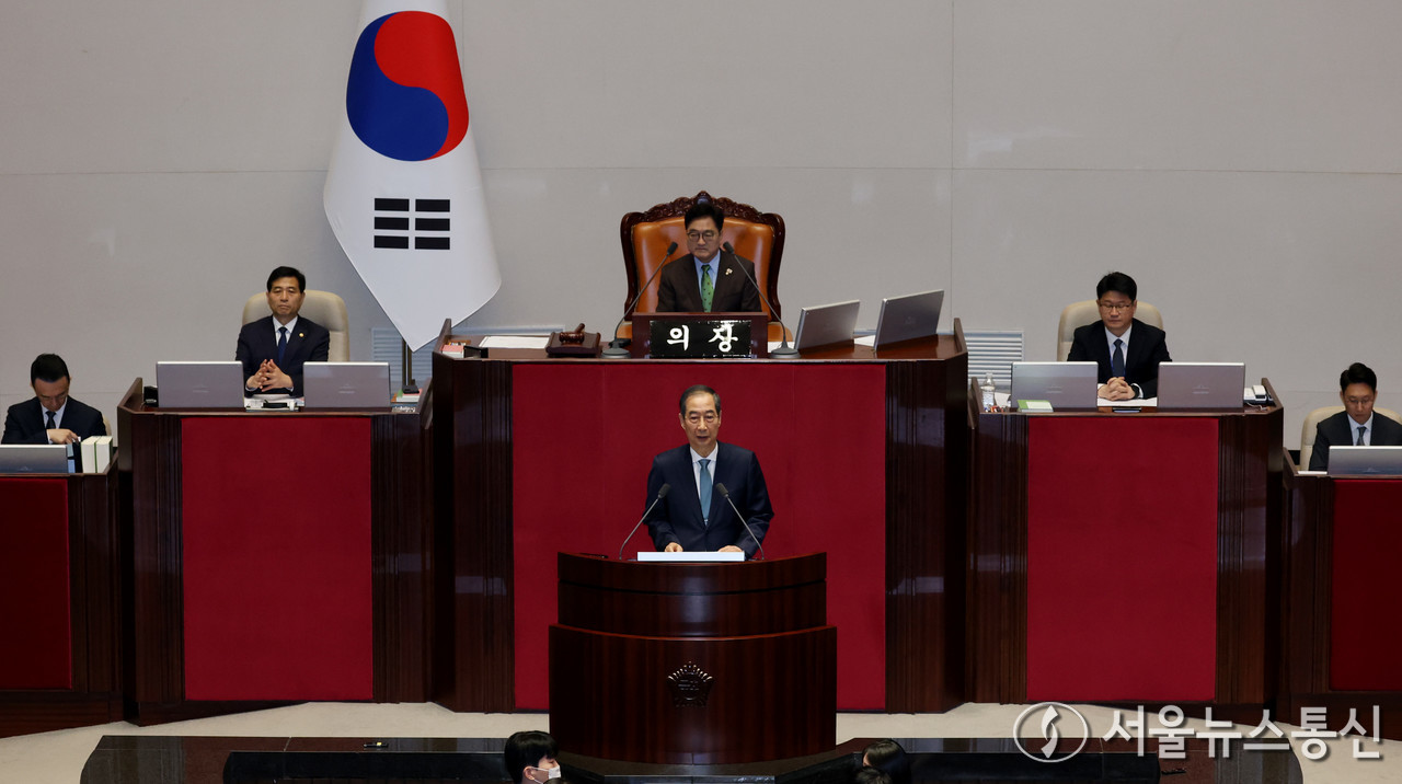 한덕수 대통령 권한대행 국무총리가 24일 오전 서울 여의도 국회에서 열린 본회의에서 2025년도 제1회 추가경정예산안에 대한 정부의 시정연설을 하고 있다. (2025.04.24) / 사진 = 서울뉴스통신 이민희 기자