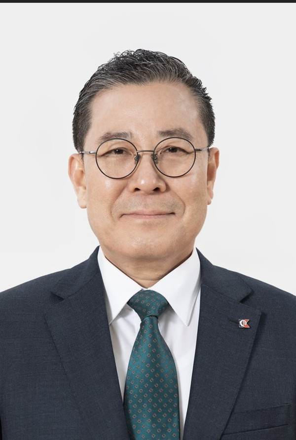 김운기 시인/수원문인협회회장