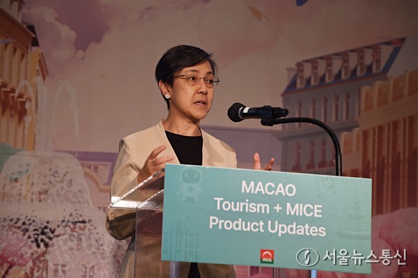 마카오정부관광청 마리아 헬레나 드 세나 페르난데스 관광청장이 29일 서울 포시즌스호텔에서 개최된 ‘2025 마카오 위크’ 개막을 발표하고 있다. 그는 “마카오는 가장 큰 해외 방문객을 차지하는 한국에 대해 높은 관심을 갖고 있다”며 “관광, MICE 등 다양한 분야의 여행 수요를 만족 시킬수 있도록 한국 시장과의 교류를 확대해 나갈 계획”이라고 밝혔다. ‘2025 마카오위크’는 6월 2일까지 더현대 서울에서 일반소비자 대상 팝업행사 ‘로드쇼’가 이어지며 총 5일간 진행된다. 2025.05.29. 이민희 기자 