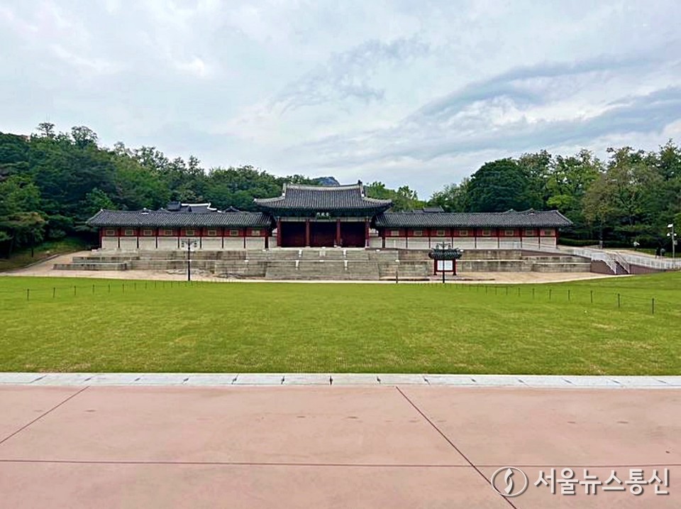 경희궁지 잔디 포장 후. (2025.06.05) / 사진 = 서울시 제공