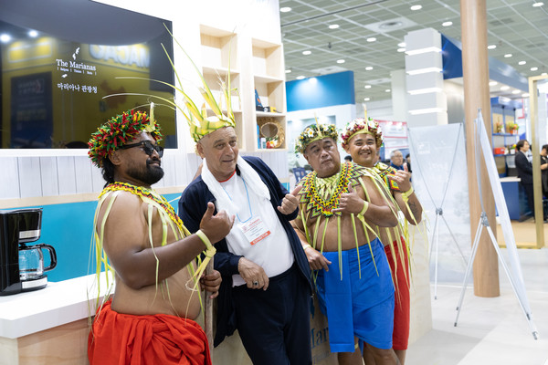 ‘40주년’을 맞은 서울국제관광전이 5일부터 나흘간 코엑스 C홀서 개최된다. 세계관광산업컨퍼런스도 동시에 열려 국내 및 세계 관광산업의 흐름을 알아갈 수 있다. 45개 국가 및 지역 참여, 관광 500여 부스가 준비돼있다. 사진제공 서울국제관광전조직위 