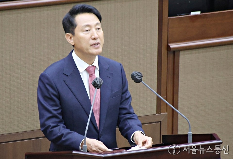 오세훈 서울시장이 10일 오후 서울 중구 서울시의회 본회의장에서 열린 제331회 정례회 본회의에서 2025년도 제1회 추가경정예산안 제출에 따른 시정연설을 하고 있다. (2025.06.10) / 사진 = 서울뉴스통신 신현성 기자