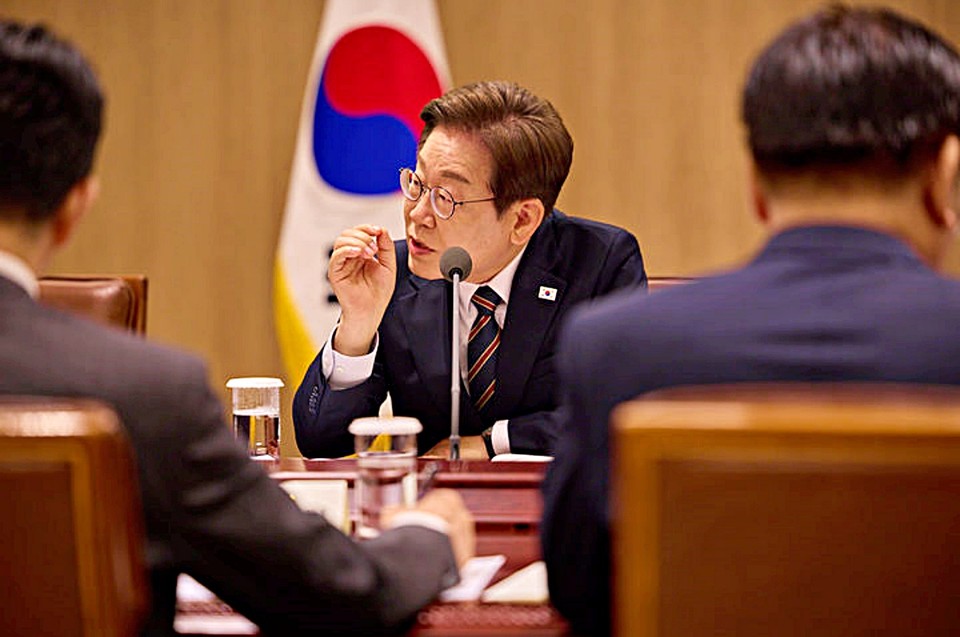 이재명 대통령이 9일 서울 용산구 대통령실 청사에서 열린 2차 비상경제점검 태스크포스(TF)회의에서 발언하고 있다. (2025.06.09.) / 사진 = 대통령실 제공