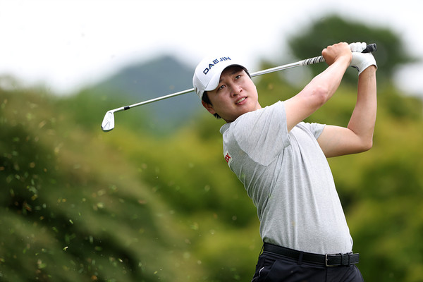 왕정훈 17번홀 아이언 티샷