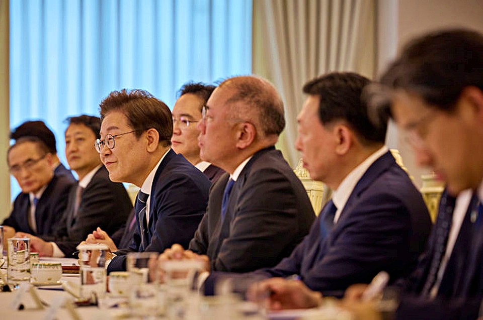 이재명 대통령이 13일 서울 용산 대통령실에서 열린 6경제단체·기업인 간담회를 하고 있다. (2025.06.13) / 사진 = 대통령실 제공