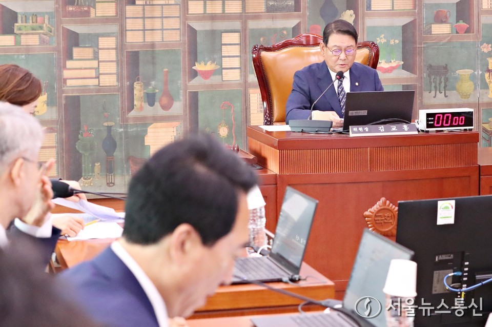 1일 서울 여의도 국회에서 열린 제426회 국회(임시회) 문화체육관광위원회 제2차 전체회의에서 김교흥 위원장이 회의를 주재하고 있다. (2025.07.01) / 사진 = 서울뉴스통신 신현성 기자