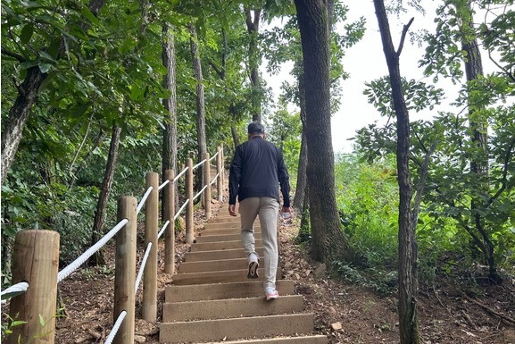 이천시 마이산(472m)의 등산로 / 사진 = 이천시 제공