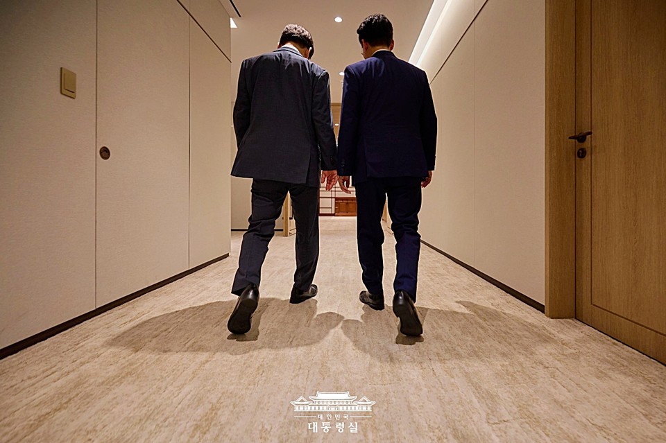 대통령실은 이재명 대통령이 4일 서울 용산 대통령실 청사에서 김민석 국무총리와 함께하는 모습을 5일 공개했다. (2025.07.05) / 사진 = 대통령실 제공