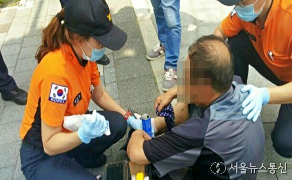 기록적인 폭염이 본격화되며 온열질환자가 빠르게 늘고 있는 가운데, 지난 8일 하루 동안 발생한 온열질환자 수가 238명에 달한 것으로 나타났다.  (온열질환) / 사진 = 서울뉴스통신 DB