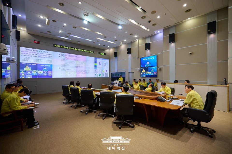 이재명 대통령이 18일 서울 종로구 정부서울청사 중앙재난안전상황실 서울상황센터에서 열린 집중호우 대처상황 점검회의에서 발언하고 있다. (2025.07.18) / 사진 = 대통령실