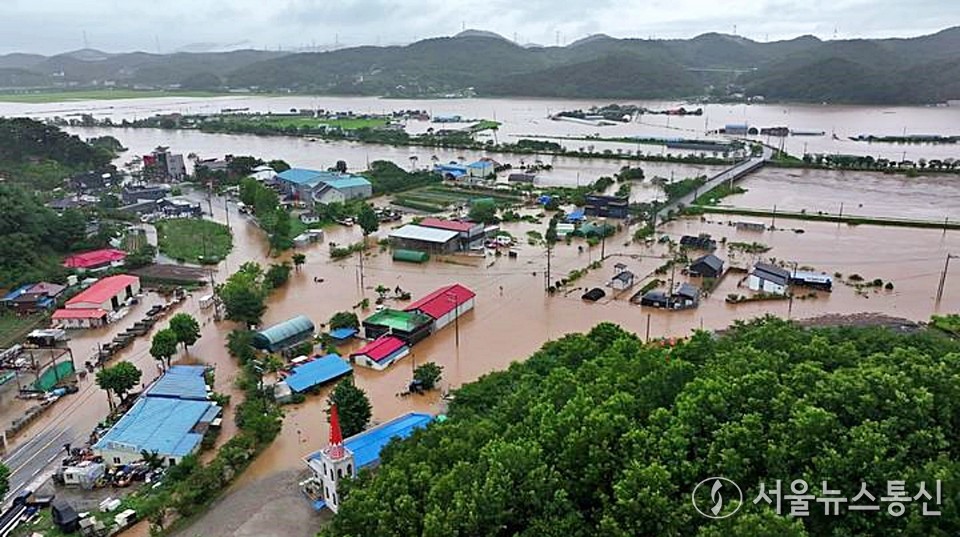 17일 이틀간 내린 호우로 침수된 당진시 행정동 일대 모습. (2025.07.17) / 사진 = 당진시 제공
