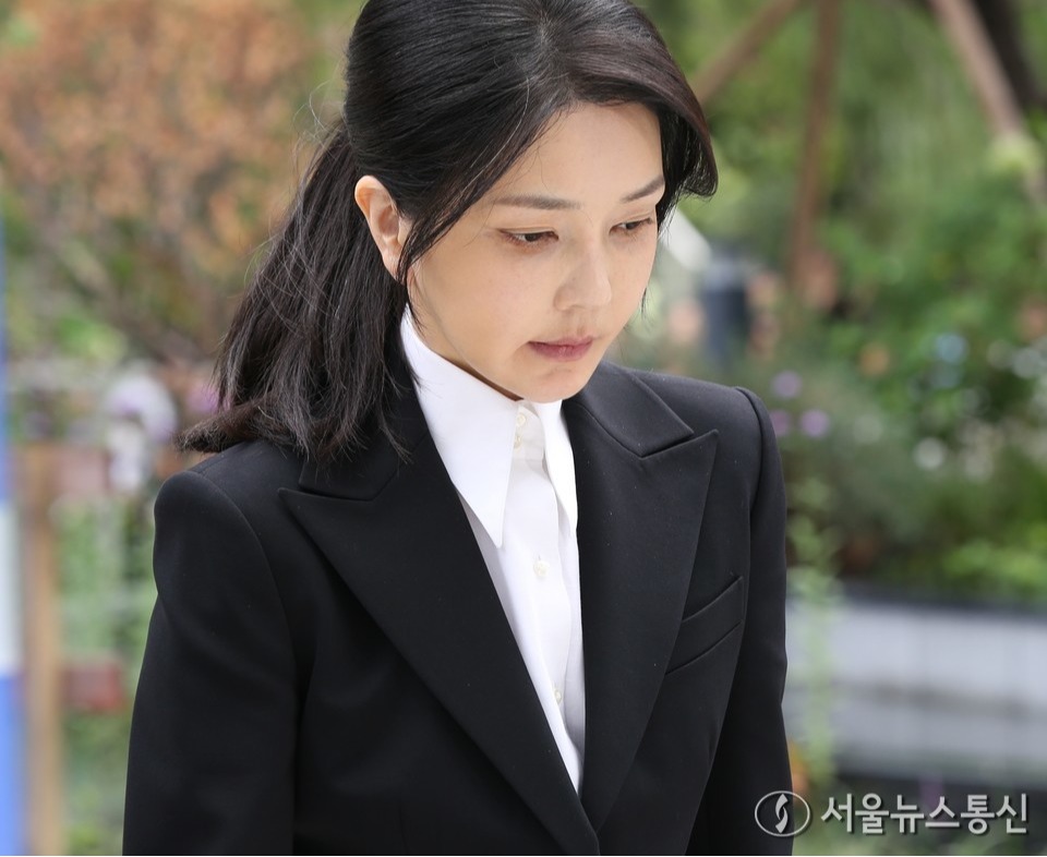 도이치모터스 주가조작 연루 의혹 등을 받는 김건희. (2025.08.06) / 사진 = 서울뉴스통신 신현성 기자