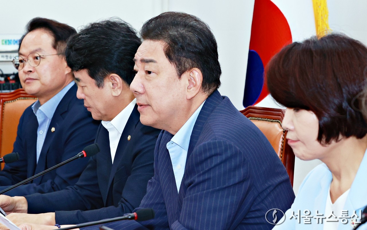 김병기 더불어민주당 원내대표가 21일 여의도 국회에서 열린 정책조정회의에서 발언하고 있다. 2025.08.21, snakorea.rc@gmail.com , *재판매 및 DB 금지