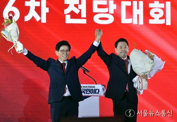 최종후보에 뽑힌 김문수 후보와 장동혁 후보. (2025.08.22) / 사진 = 서울뉴스통신 신현성 기자