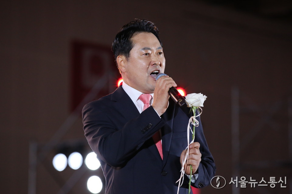 장동혁 국민의힘 당 대표 후보가 22일 충북 청주시 청주오스코에서 열린 국민의힘 제6차 전당대회에서 비전 발표를 하고 있다. (2025.08.22) / 사진 = 서울뉴스통신 이민희 기자