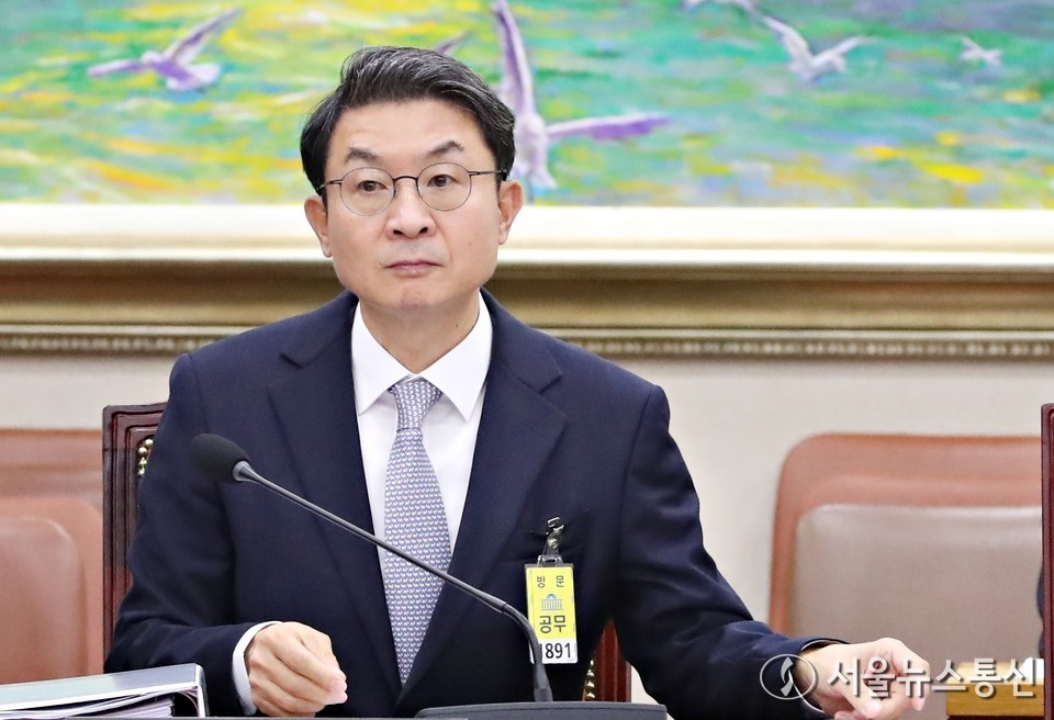 이억원 금융위원장 후보자가 2일 오전 서울 여의도 국회 정무위원회에서 열린 인사청문회에 출석해 자리에 앉아 있다. (사진=신현성 기자) 2025.09.02, snakorea.rc@gmail.com , *재판매 및 DB 금지