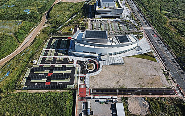 부산시는 강서구 명지동 명지지구 근린공원 1호에 음악 전용 공연장인 '낙동아트센터' 건립을 완료했다고 밝혔다.