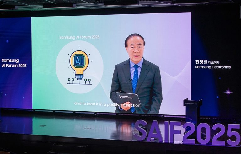 15일 경기도 용인에 위치한 삼성전자 '더 유니버스'(The UniverSE)에서 진행된 ‘삼성 AI 포럼 2025’에서 삼성전자 전영현 대표이사 부회장이 개회사를 하고 있다. (사진=삼성전자 제공) 2025.09.15, snakorea.rc@gmail.com , *재판매 및 DB 금지