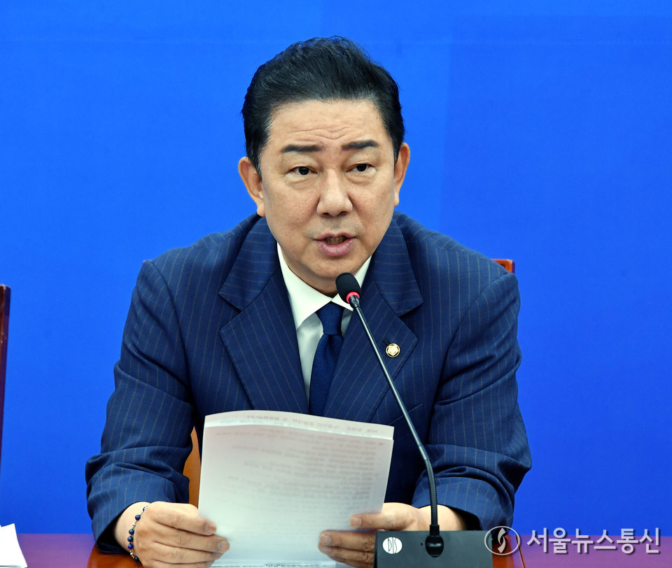 김병기 더불어민주당 원내대표가 16일 오전 서울 여의도 국회에서 열린 원내대책회의에서 발언을 하고 있다. (사진=신현성 기자) 2025.09.16, snakorea.rc@gmail.com , *재판매 및 DB 금지
