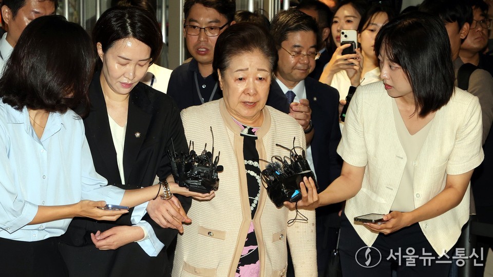 불법 정치 자금 제공 혐의를 받는 한학자 통일교 총재가 17일 오전 서울 종로구 김건희 특검 사무실에 피의자 신분으로 출석하고 있다. (사진=이성현 기자) 2025.09.17, snakorea.rc@gmail.com , *재판매 및 DB 금지