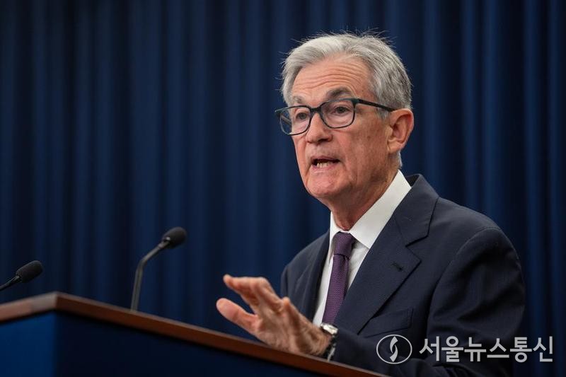 미국 연방준비제도(Fed·연준)가 17일(현지시간) 9개월 만에 기준금리를 인하했다. 사진은 이날 미국 연방준비제도(Fed) 의장 제롬 파월이 2025년 9월 17일 워싱턴 D.C.에서 기자회견에 참석하고 있는 모습. 2025.09.18, 사진=서울뉴스통신/신화통신, snakorea.rc@gmail.com , *재판매 및 DB 금지