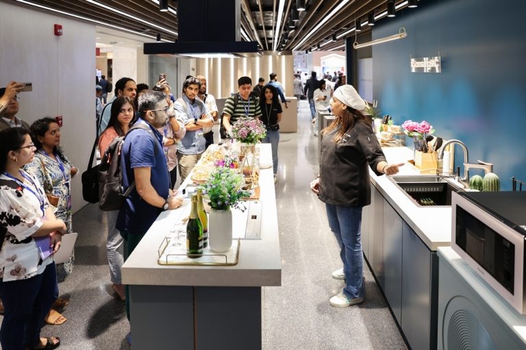 삼성전자가 인도 뭄바이에 위치한 삼성 BKC 플래그십 스토어에서 현지 미디어와 거래선을 대상으로 최신 ‘AI 홈’의 차별화된 고객 경험을 소개하고, 다양한 신제품을 선보였다.. (사진=삼성전자 제공) 2025.09.26, snakorea.rc@gmail.com , *재판매 및 DB 금지